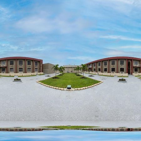 Oyo Hotel Orlando Airport Экстерьер фото