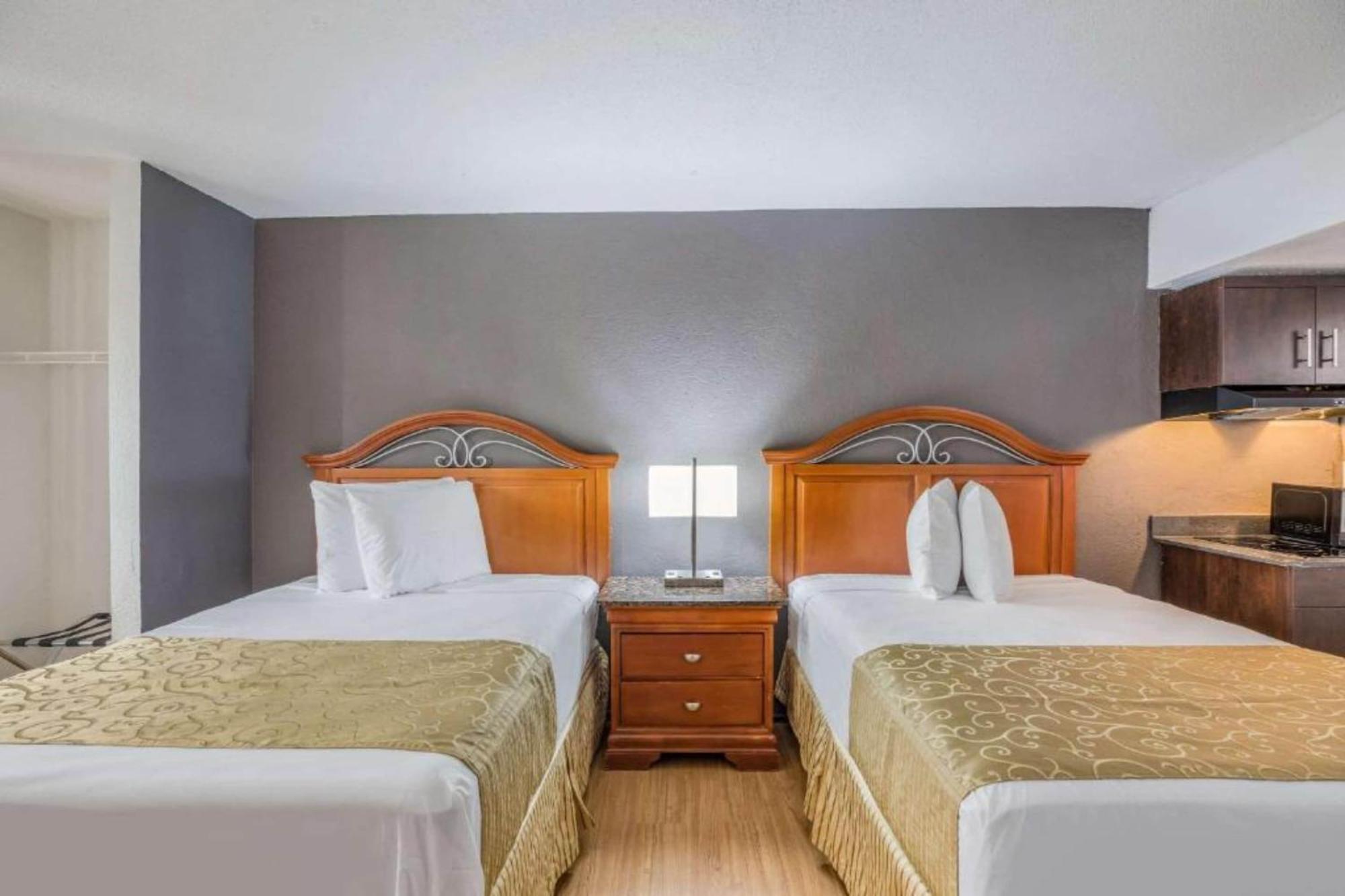 Oyo Hotel Orlando Airport Экстерьер фото