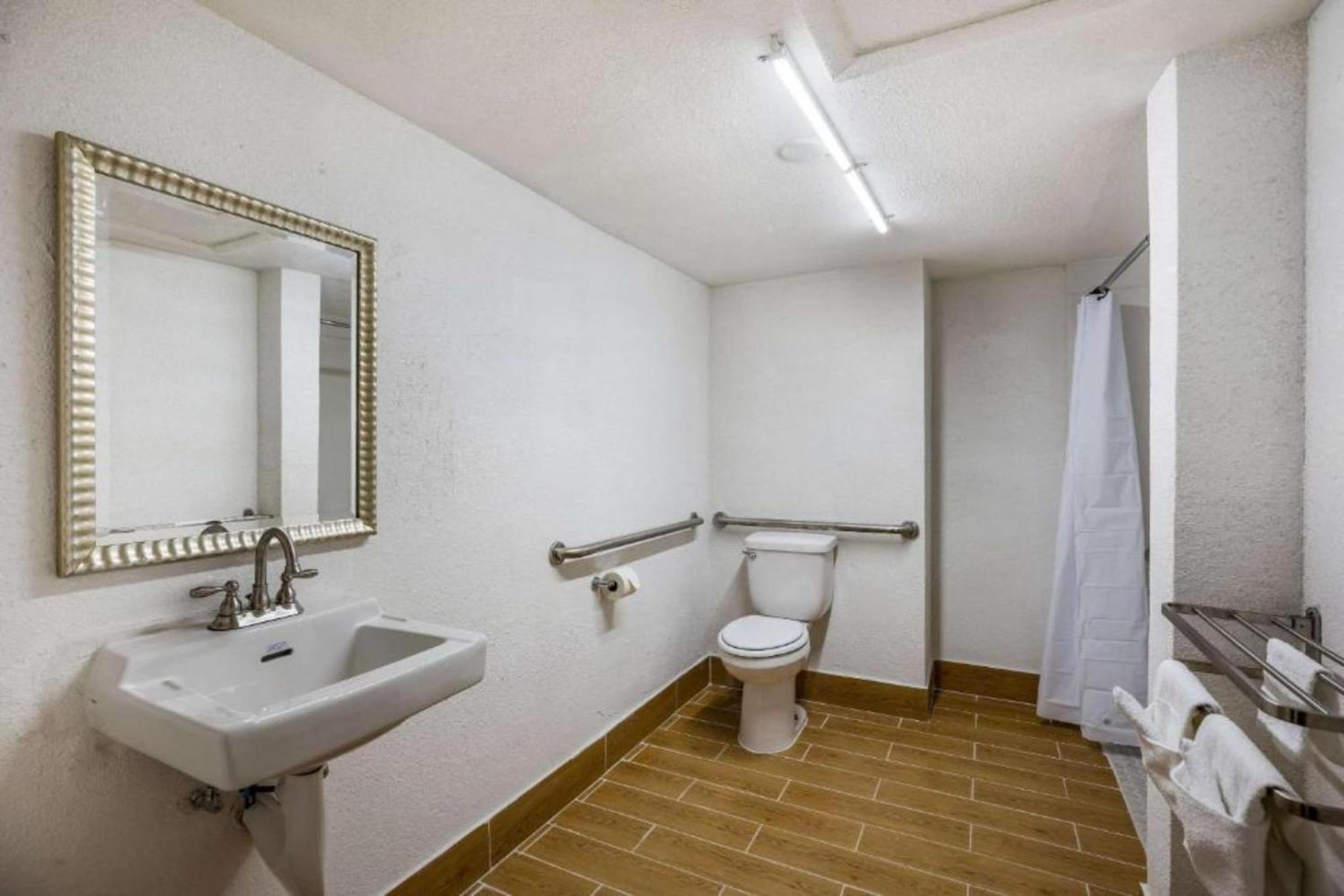 Oyo Hotel Orlando Airport Экстерьер фото